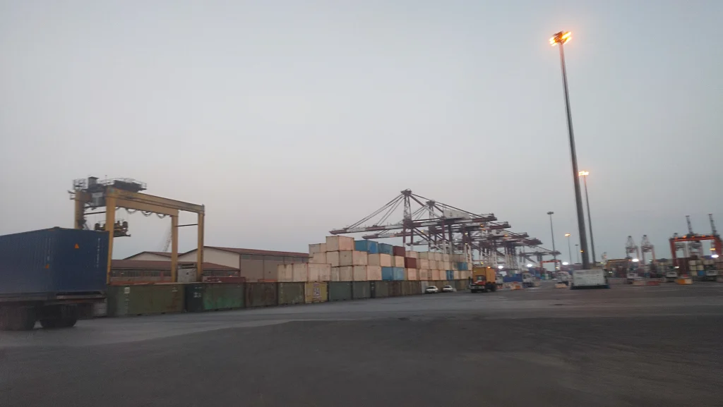 Управление логистикой и его ключевая роль в современном бизнесе 3 توزیع و تحویل در مدیریت لجستیک